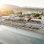 Horizon - Beachfront Luxury, By Zantewize Hotel