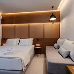 Horizon - Beachfront Luxury, By Zantewize *