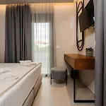 Horizon - Beachfront Luxury, By Zantewize Laganas