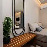 Horizon - Beachfront Luxury, By Zantewize *