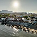 Horizon - Beachfront Luxury, By Zantewize *