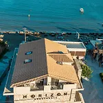 Horizon - Beachfront Luxury, By Zantewize Hotel
