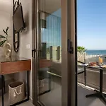 Отель Horizon - Beachfront Luxury, By Zantewize *