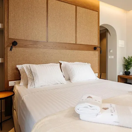 Horizon - Beachfront Luxury, By Zantewize Laganas