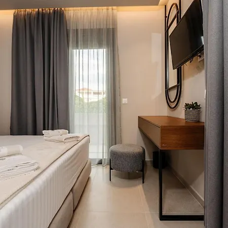 Horizon - Beachfront Luxury, By Zantewize Laganas