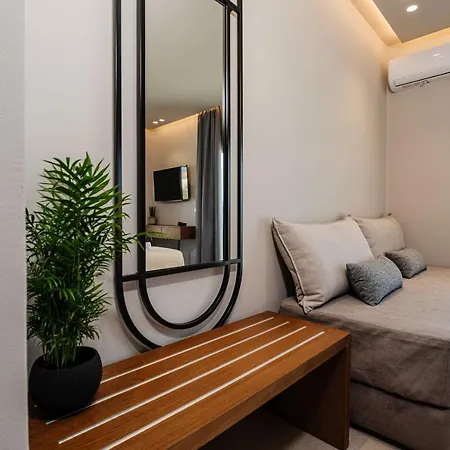 Horizon - Beachfront Luxury, By Zantewize *