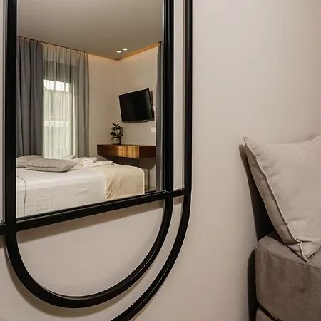 Horizon - Beachfront Luxury, By Zantewize