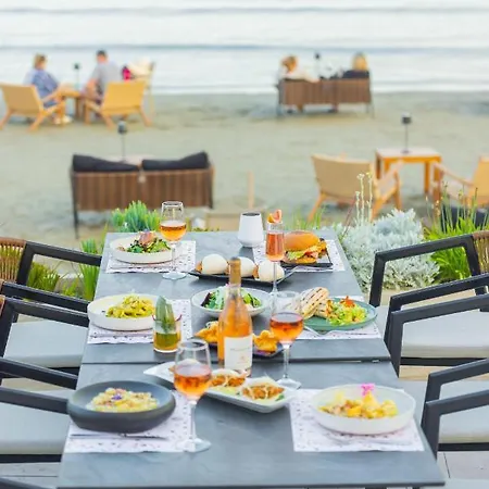 Horizon - Beachfront Luxury, By Zantewize Hotell *