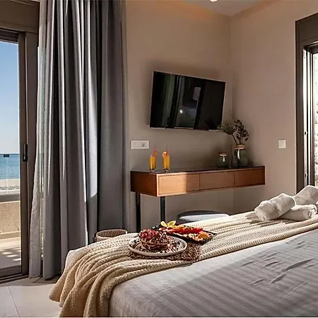 Horizon - Beachfront Luxury, By Zantewize Hotel Laganas