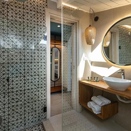 Horizon - Beachfront Luxury, By Zantewize Laganas