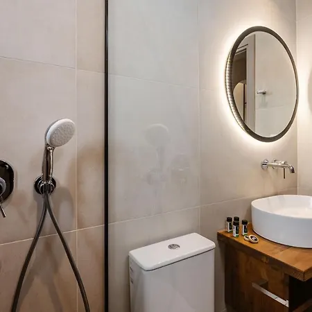 Horizon - Beachfront Luxury, By Zantewize *