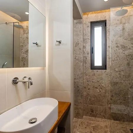 Horizon - Beachfront Luxury, By Zantewize