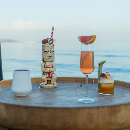 Horizon - Beachfront Luxury, By Zantewize *