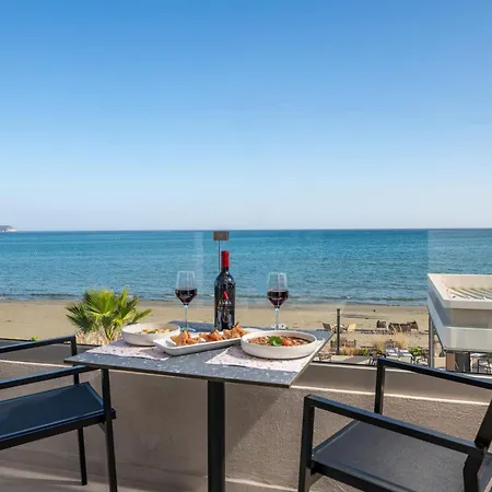 Horizon - Beachfront Luxury, By Zantewize *