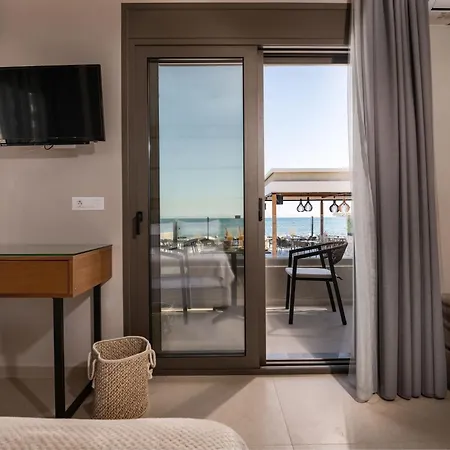 Horizon - Beachfront Luxury, By Zantewize *