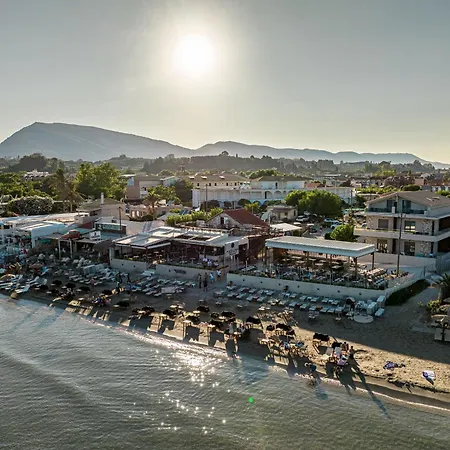 Horizon - Beachfront Luxury, By Zantewize *