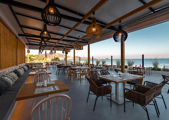 Horizon - Beachfront Luxury, By Zantewize לגאנאס
